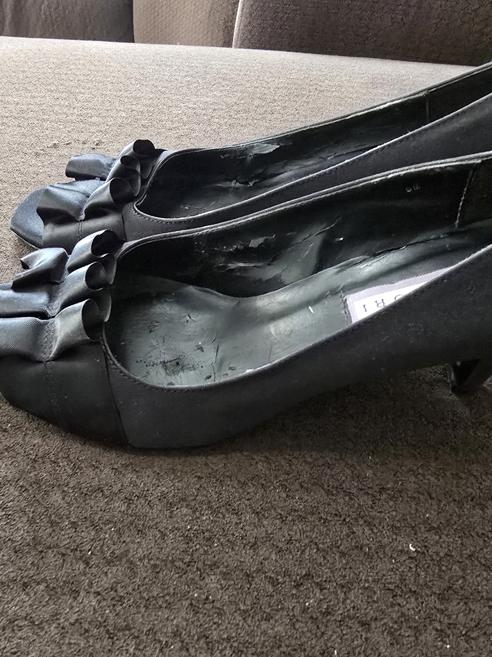 Black Women's Bow-Accent Kitten Heel Pumps